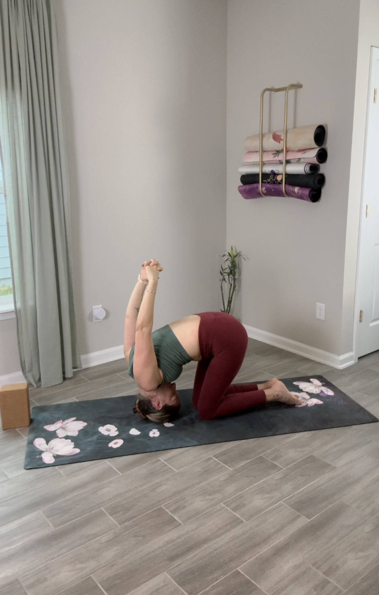 Group Yin Yoga & Thai Bodywork adjustments