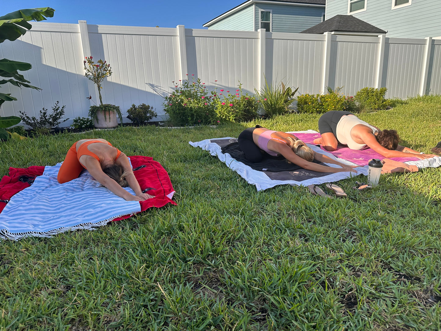 Group Yin Yoga & Thai Bodywork adjustments